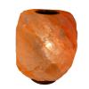 Orange saltlampe i grov, naturlig form.